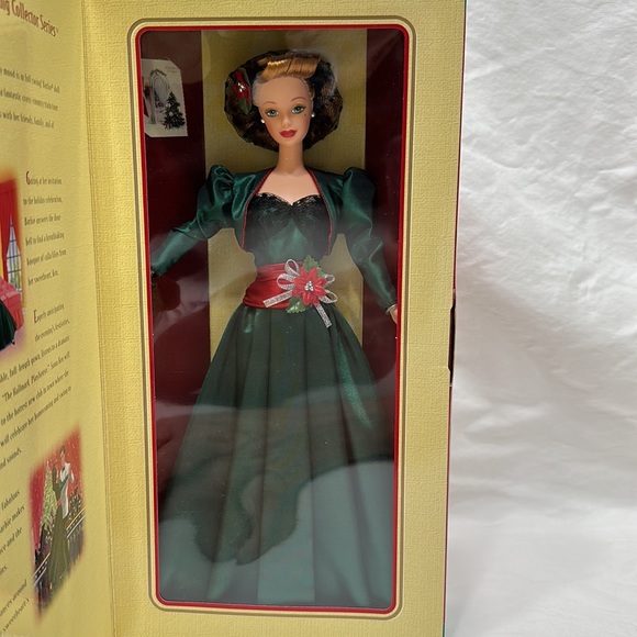 Holiday Sensation Barbie - Picture 2 of 9